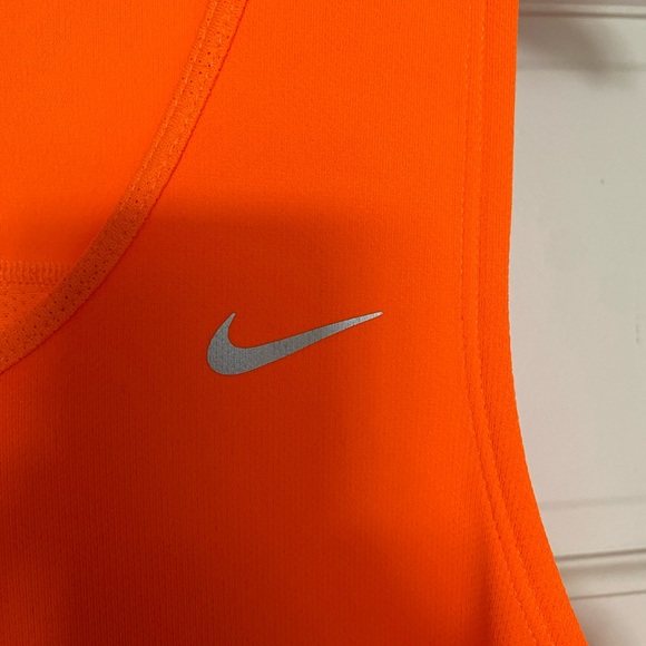 Nike drifit flourescent tank top (M) - Picture 4 of 8